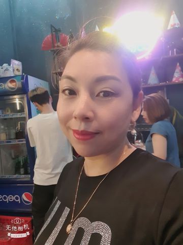 Bạn Nữ Ca sỹ nghiệp Độc thân 48 tuổi Tìm người yêu lâu dài ở Quận 3, TP Hồ Chí Minh